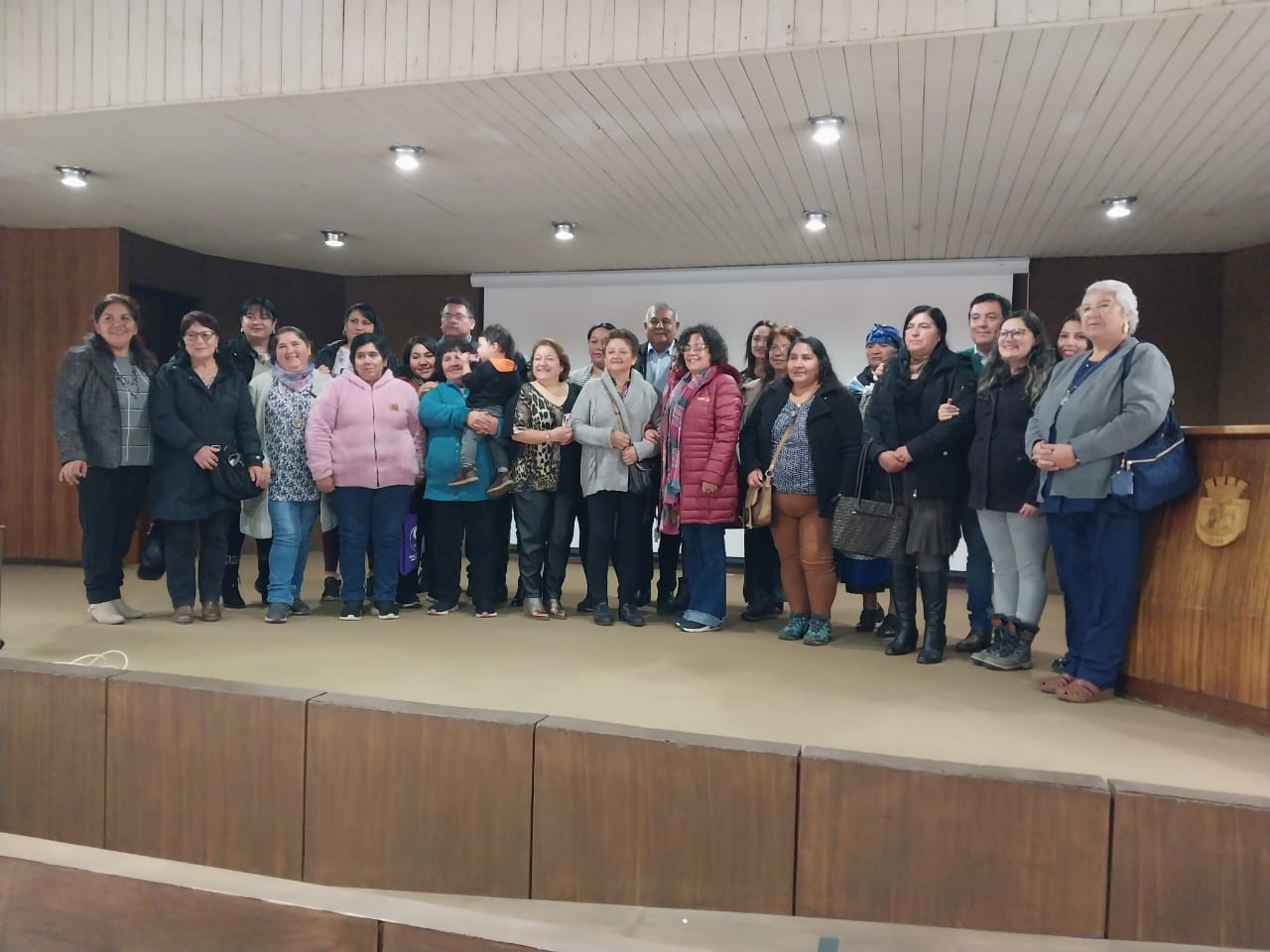 50 emprendedoras de la comuna de Freire reciben financiamiento para potenciar sus negocios