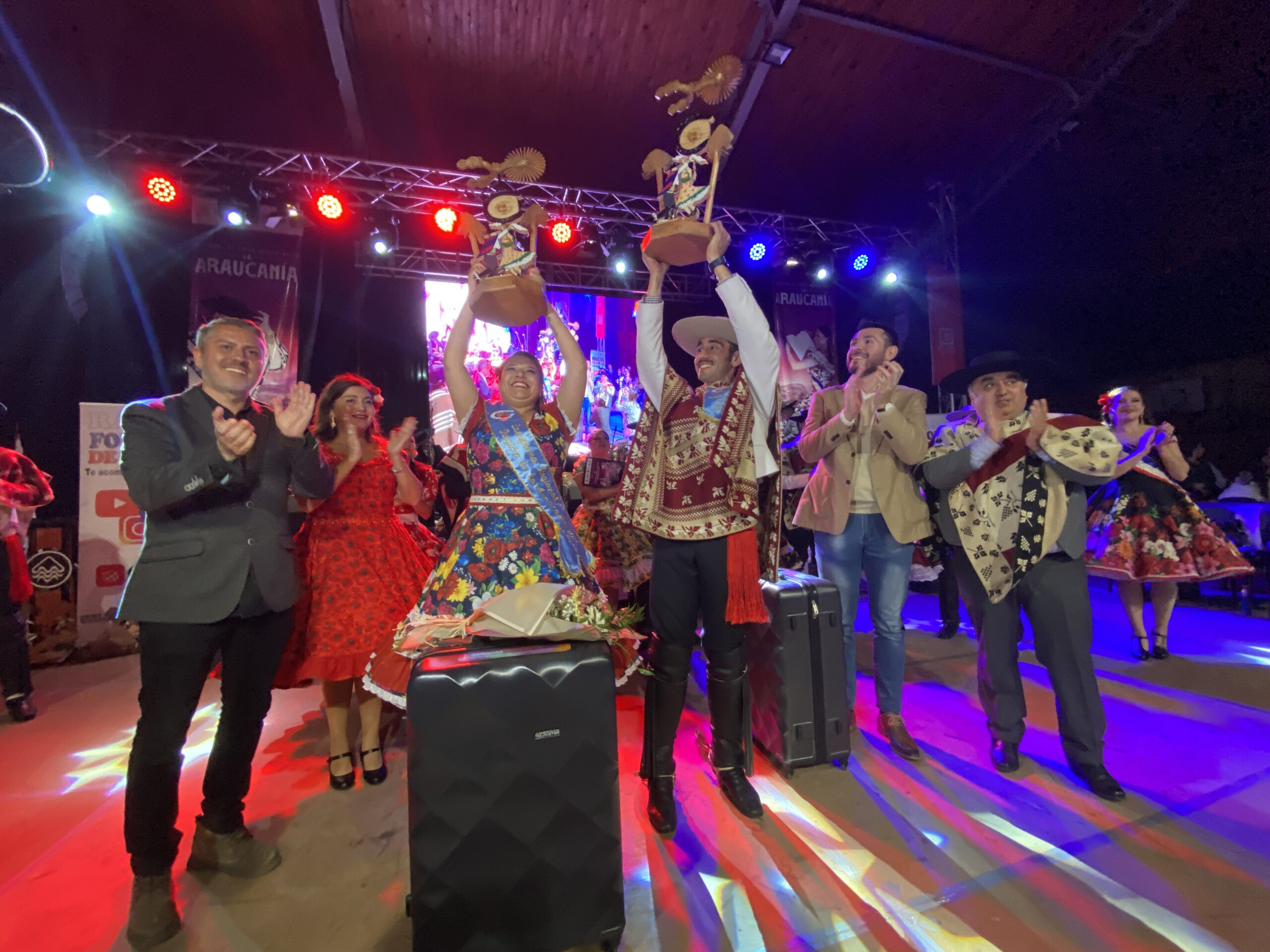 Pucón celebra la coronación de los nuevos campeones regionales de cueca adulto 2024