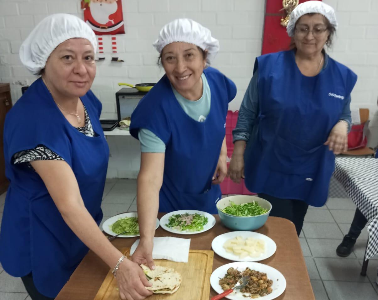 Vecinos de Temuco se especializaron en cocina chilena para levantar emprendimientos gastronómicos