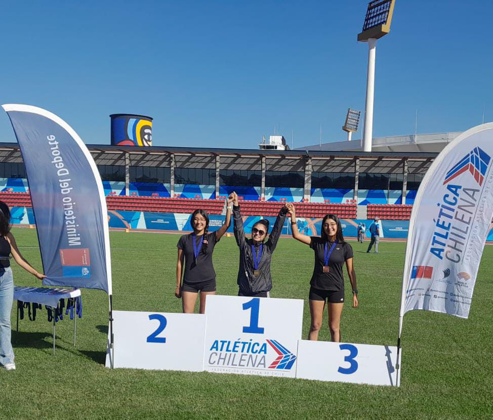 Orgullo deportivo: Hermanas Godoy Lagos del Club Deportivo Freire destacan en competencia nacional de marcha atlética