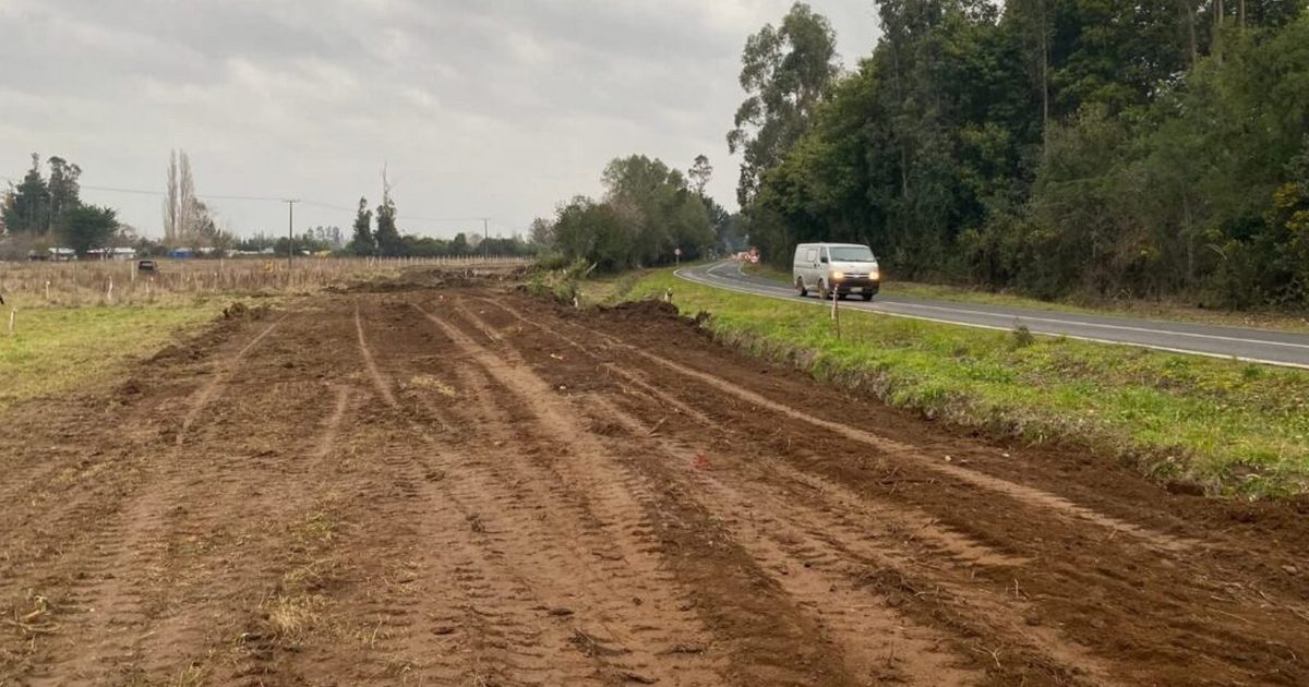 Inician obras para habilitar nueva pista tras socavón en el sector de Huefel, en la ruta Pitrufquén – Toltén