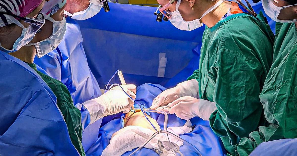 Hospital de Temuco realiza inédita cirugía torácica en lactante con compleja enfermedad