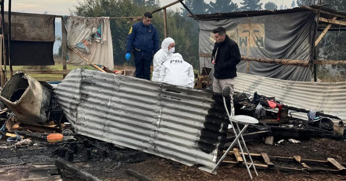 Mujer fue encontrada muerta entre los escombros de una casa siniestrada en Temuco: investigan el hecho