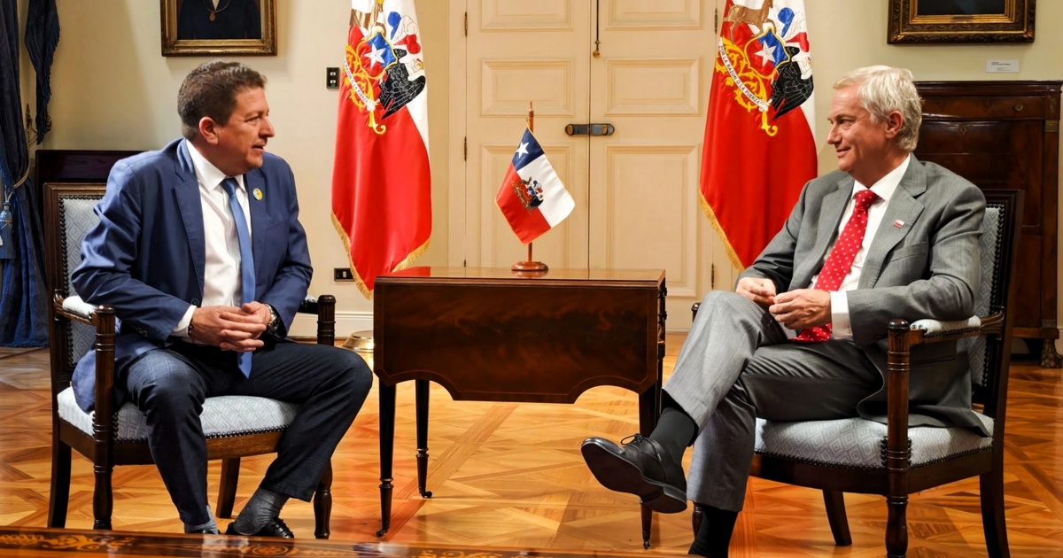 Alcalde de Lumaco fue recibido por el Presidente Kast en el Palacio de La Moneda